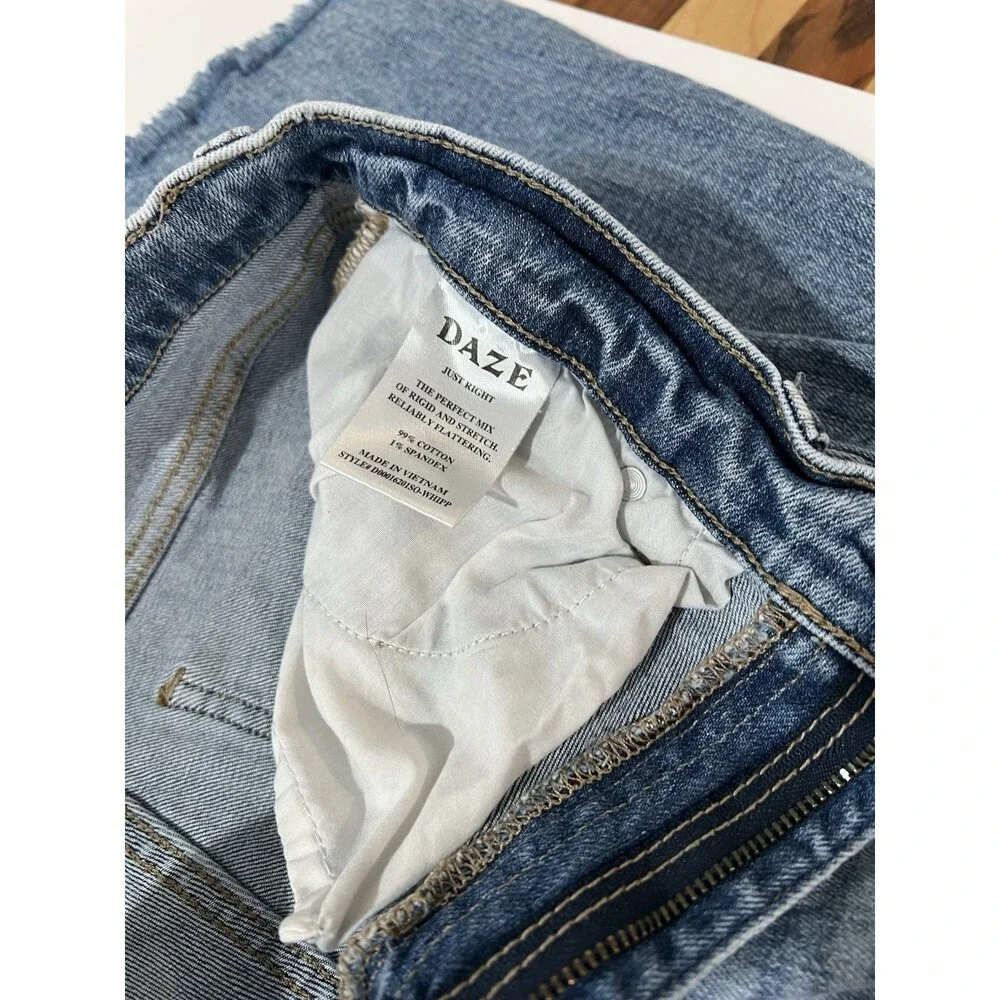 Daze Women's Denim Jeans Size 27, Medium Wash with Distressed Raw Hem